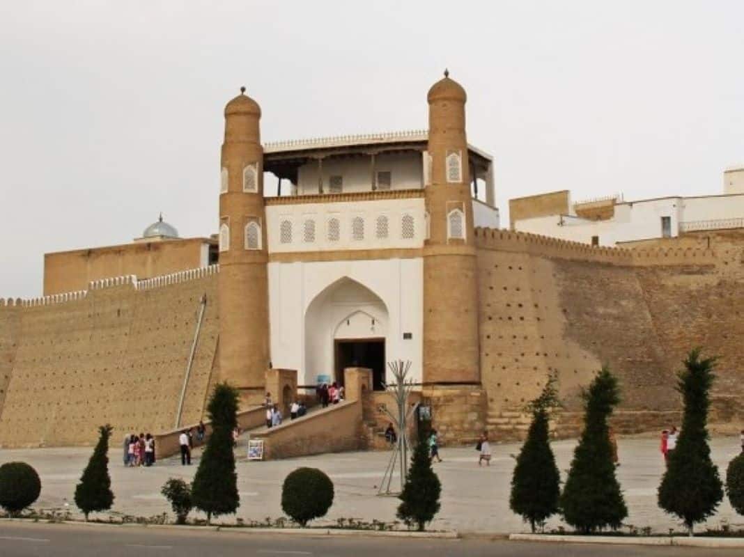 Bukhara City Tour — Historic Old Town on Foot scene 1
